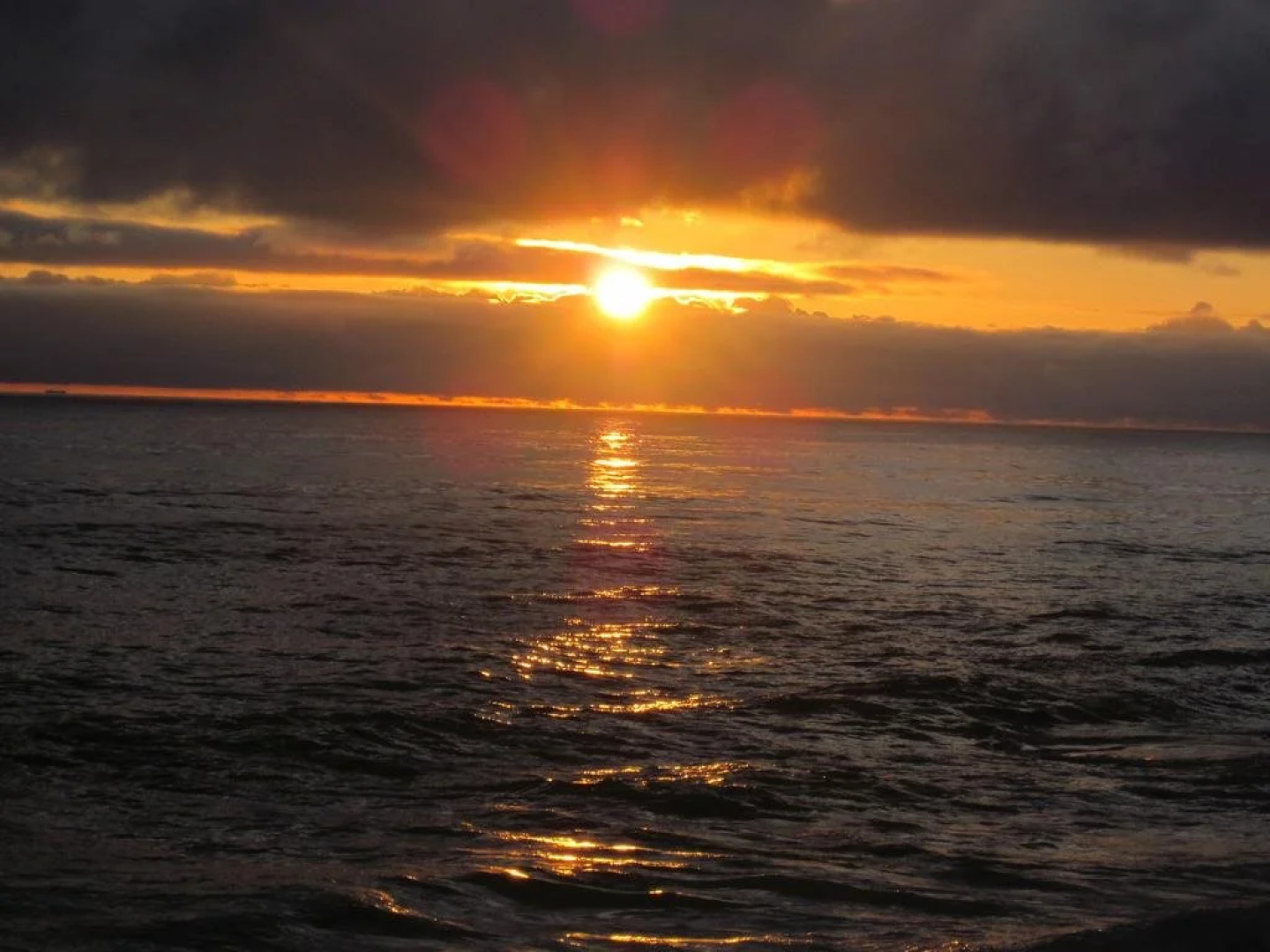 Colonial Motel Suites