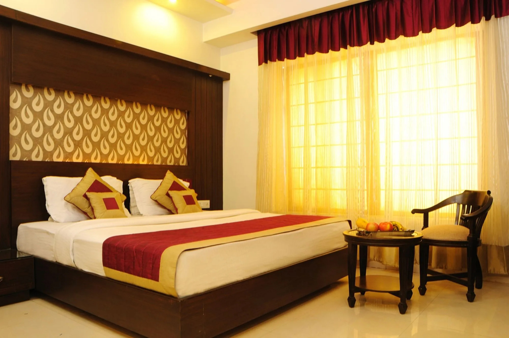 Hotel The Pearl - Newly Renovated in City Centre