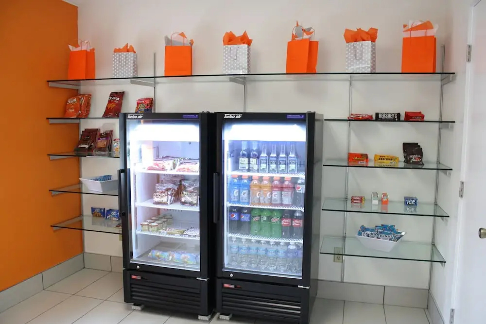 Schoenbrunn Inn & Suites