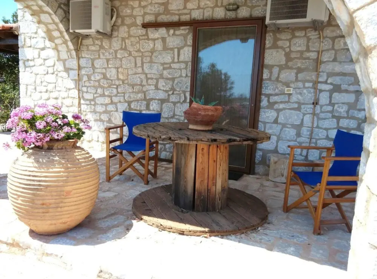 Studio in Gialia, With Wonderful sea View and Enclosed Garden