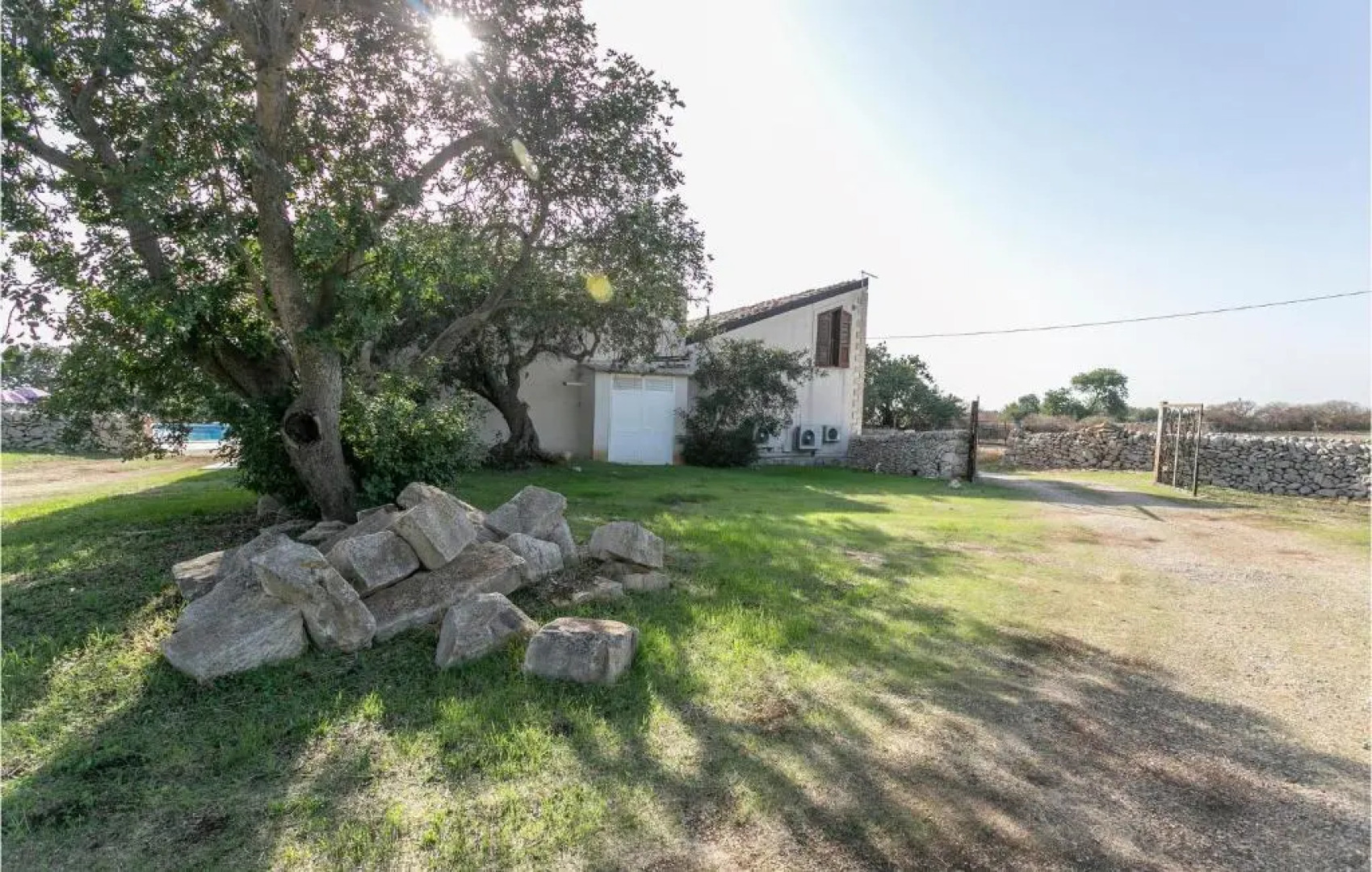 Stunning Home in Ragusa With 6 Bedrooms, Private Swimming Pool and Outdoor Swimming Pool