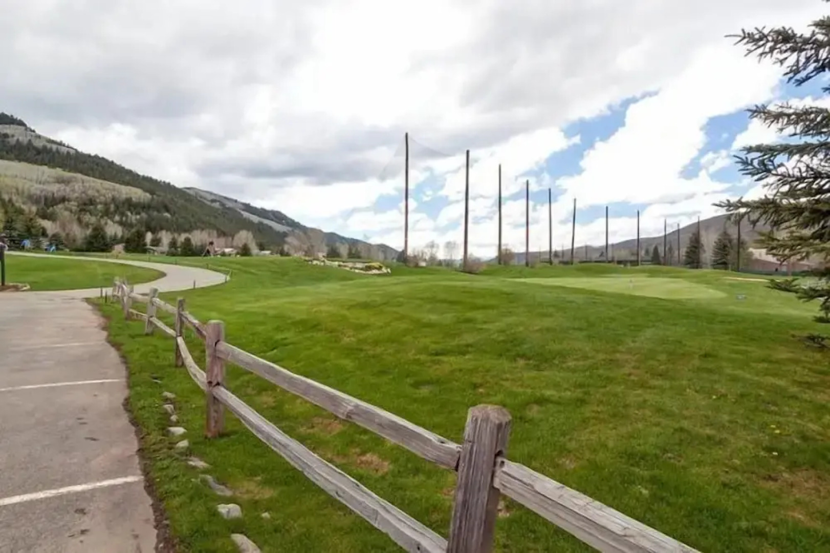 2-225 Eagle Dr Unit 8B Summer Only