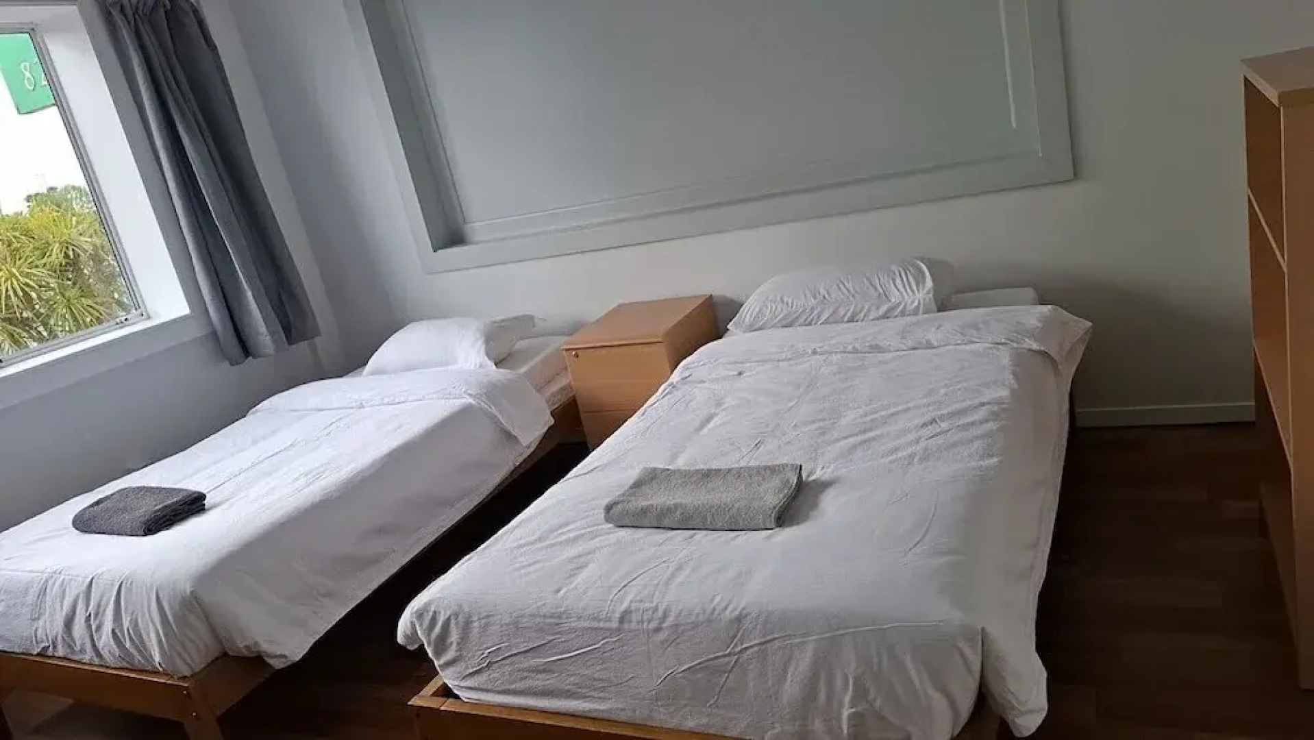 1 Double 2 single 2 Sofa Beds Suite 4