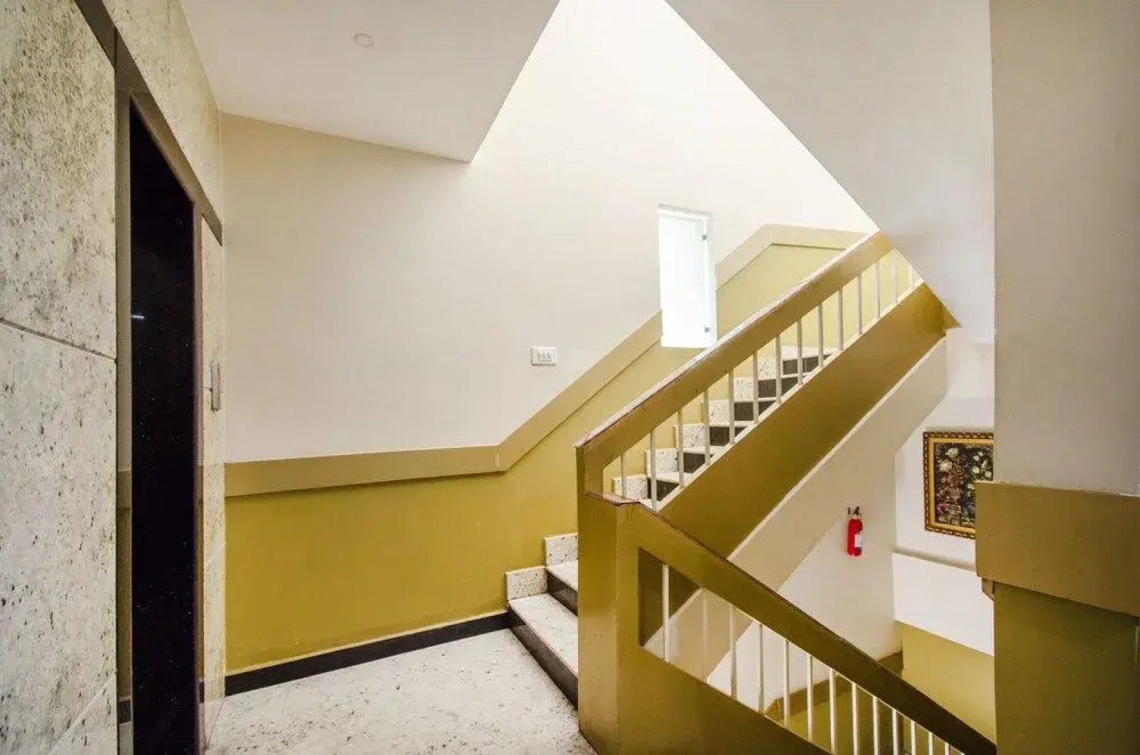 FabExpress Emirates Suites