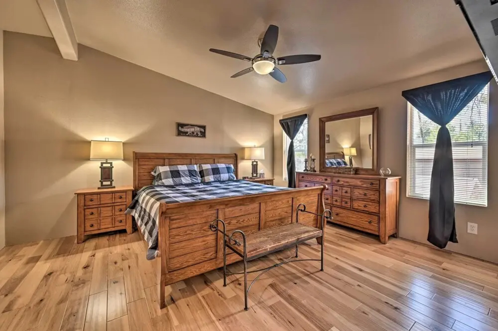 Near Hiking: Munds Park Cabin w/ Deck & Yard