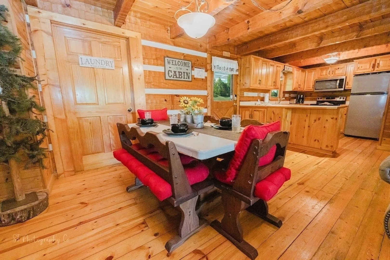 A Slice Of Heaven 2 Bedroom Cabin by RedAwning