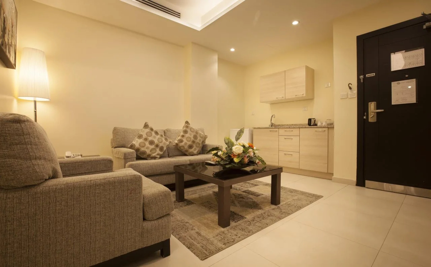 Grand Lily Hotel Suites