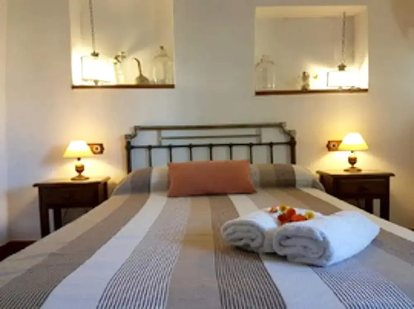 Apartment With 5 Bedrooms in Fontanar, With Wonderful Mountain View, Private Pool and Enclosed Garden - 200 km From the Slopes