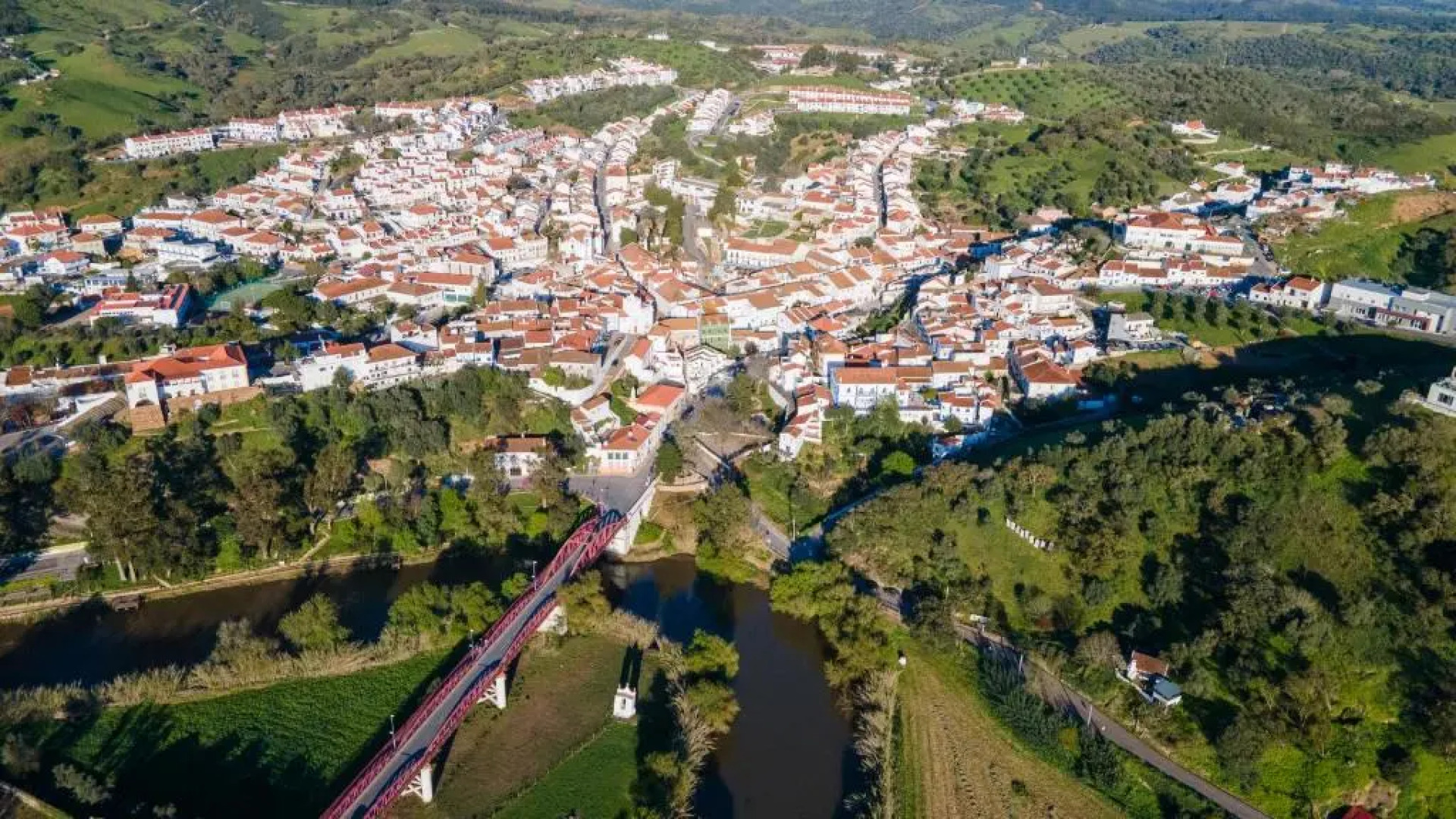 Romantic riverside retreat