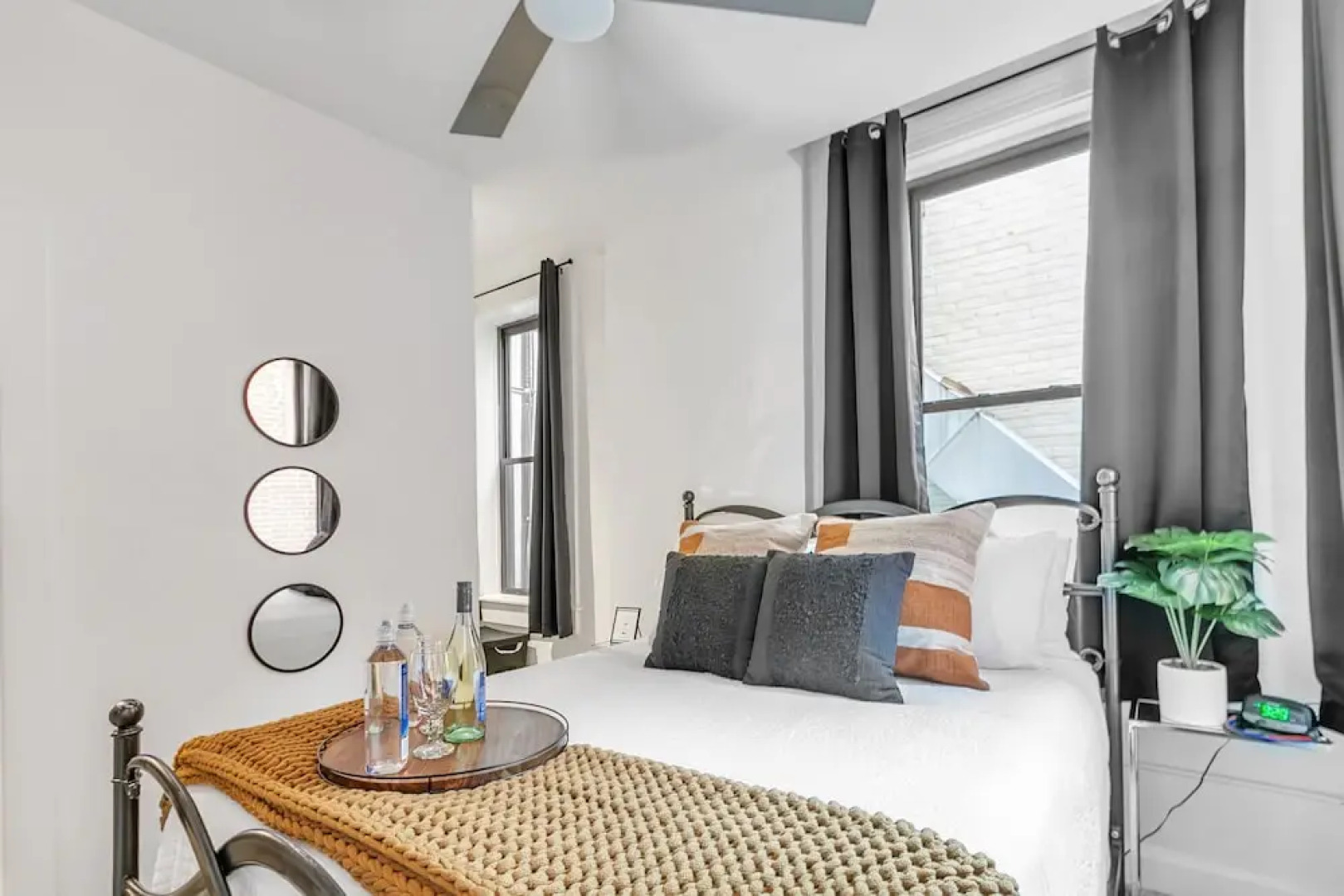 RESTAURANT on site. Walk to everything by RedAwning