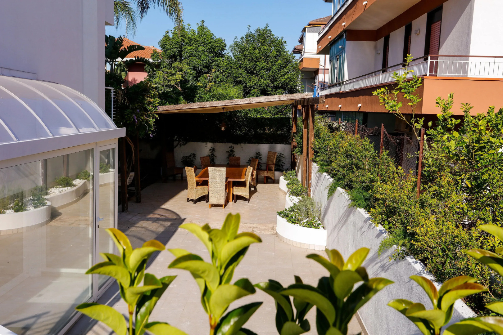 Path House - Suite Hotel