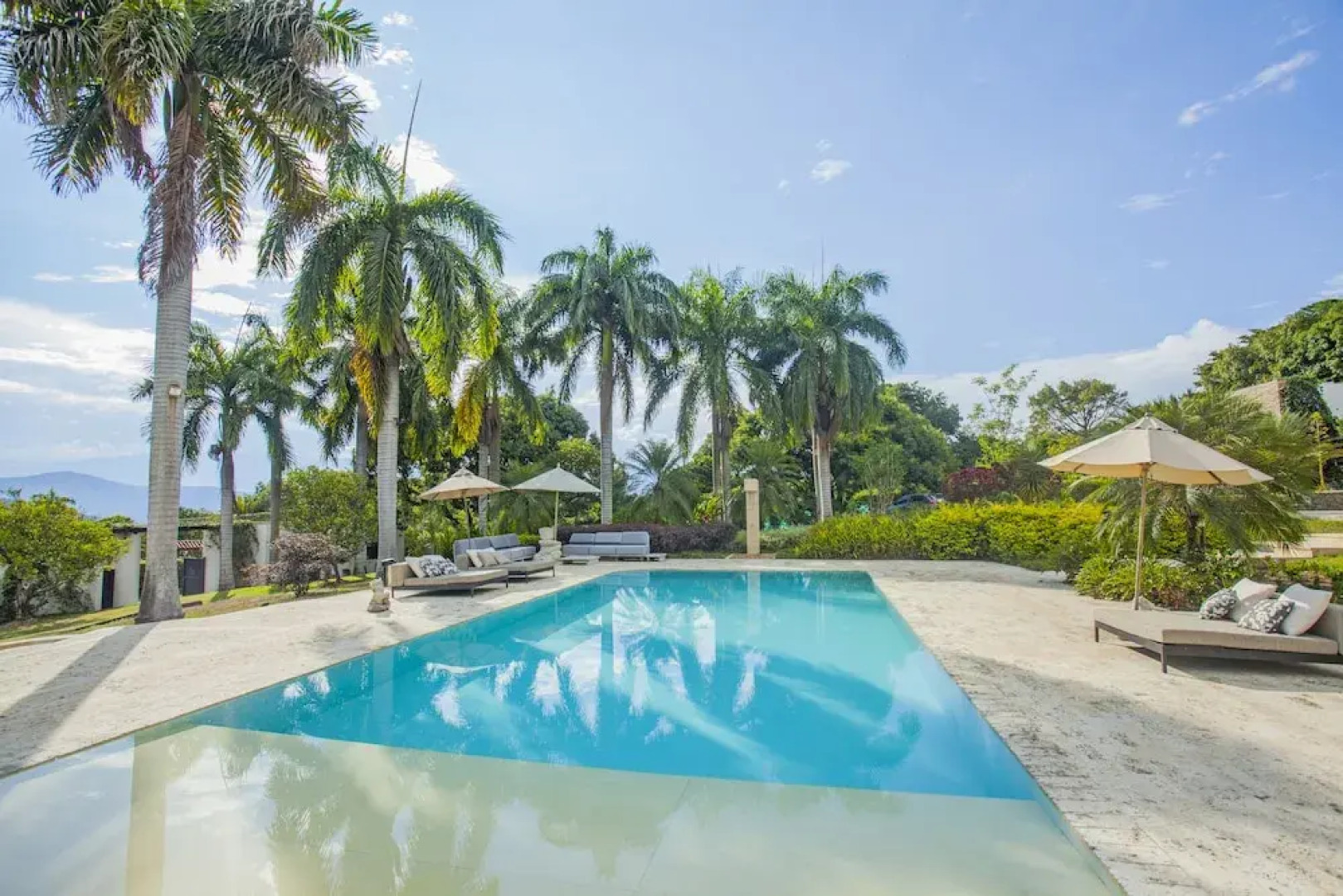 Luxe Villa San Jerónimo by Nomad Guru