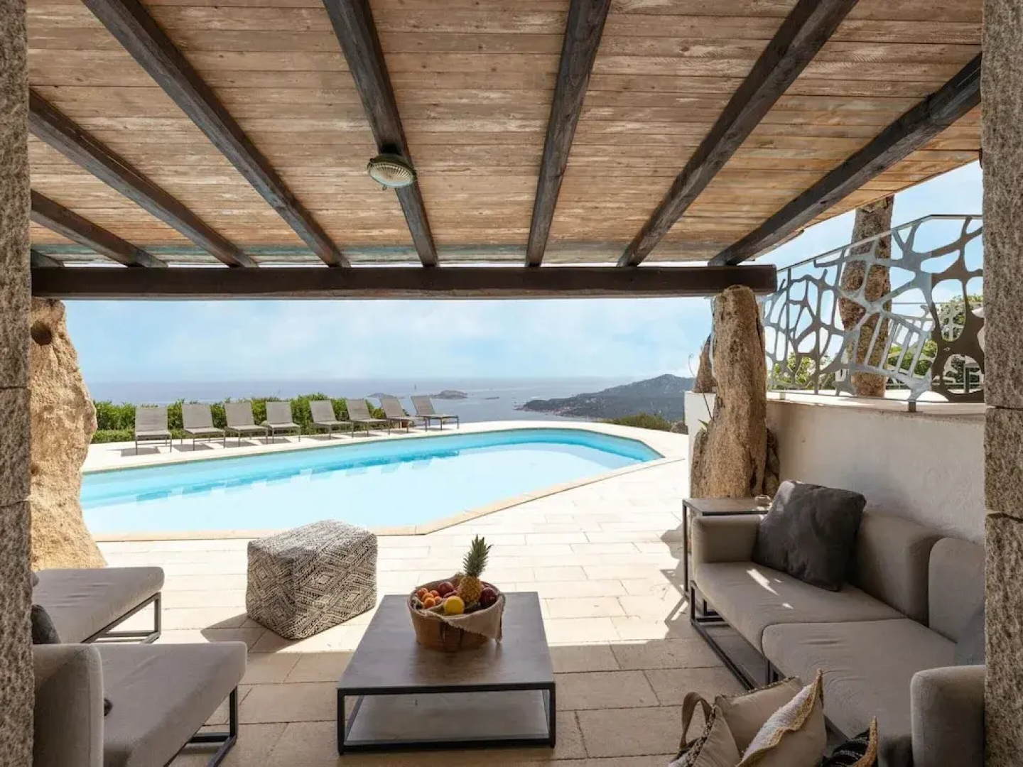 Luxe Cote Stay- Elegant Villa