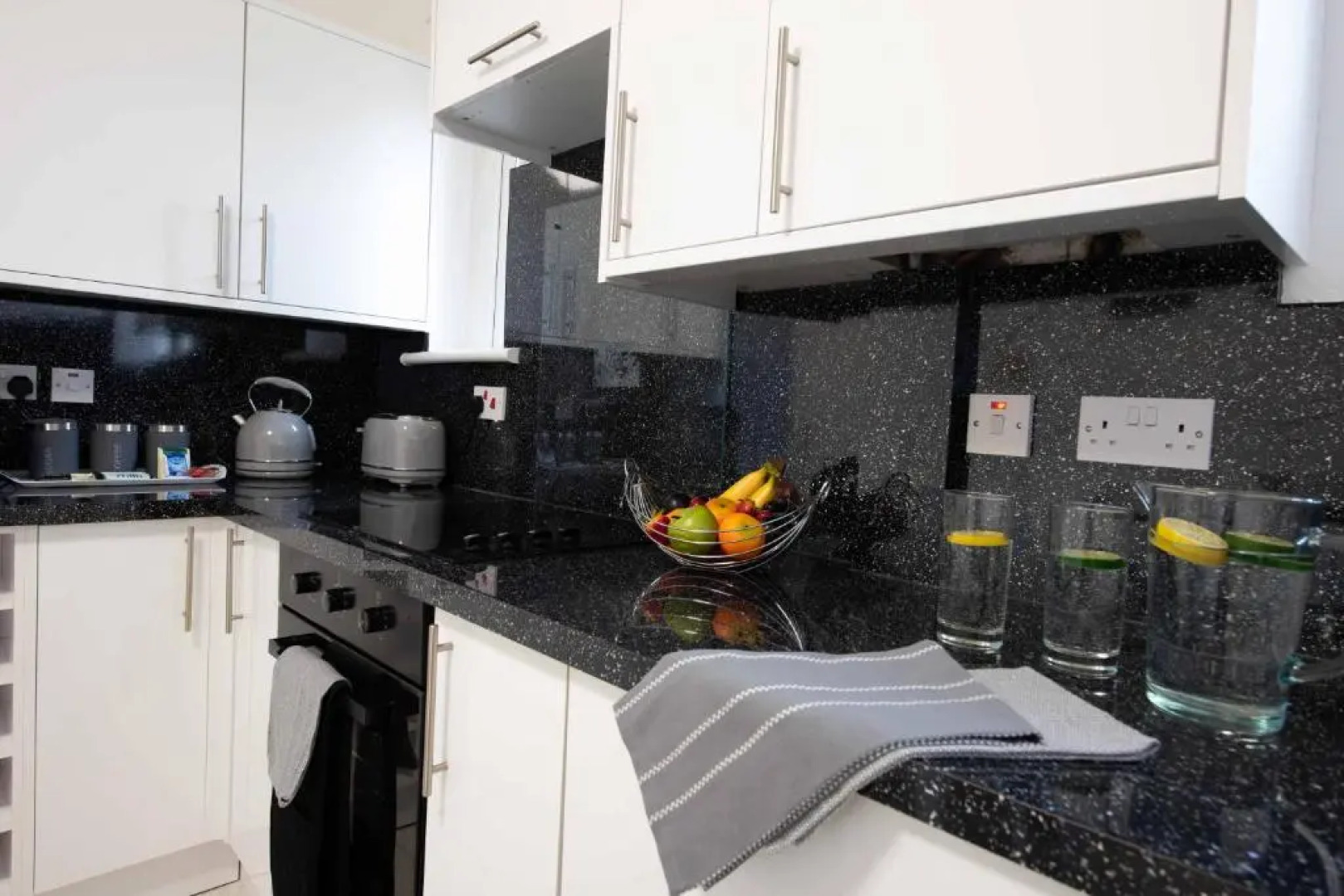 PREMIER - Garfield Apartment