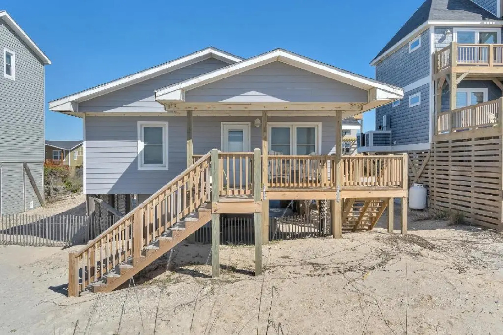 Lowe Tide by Oak Island Accommodations