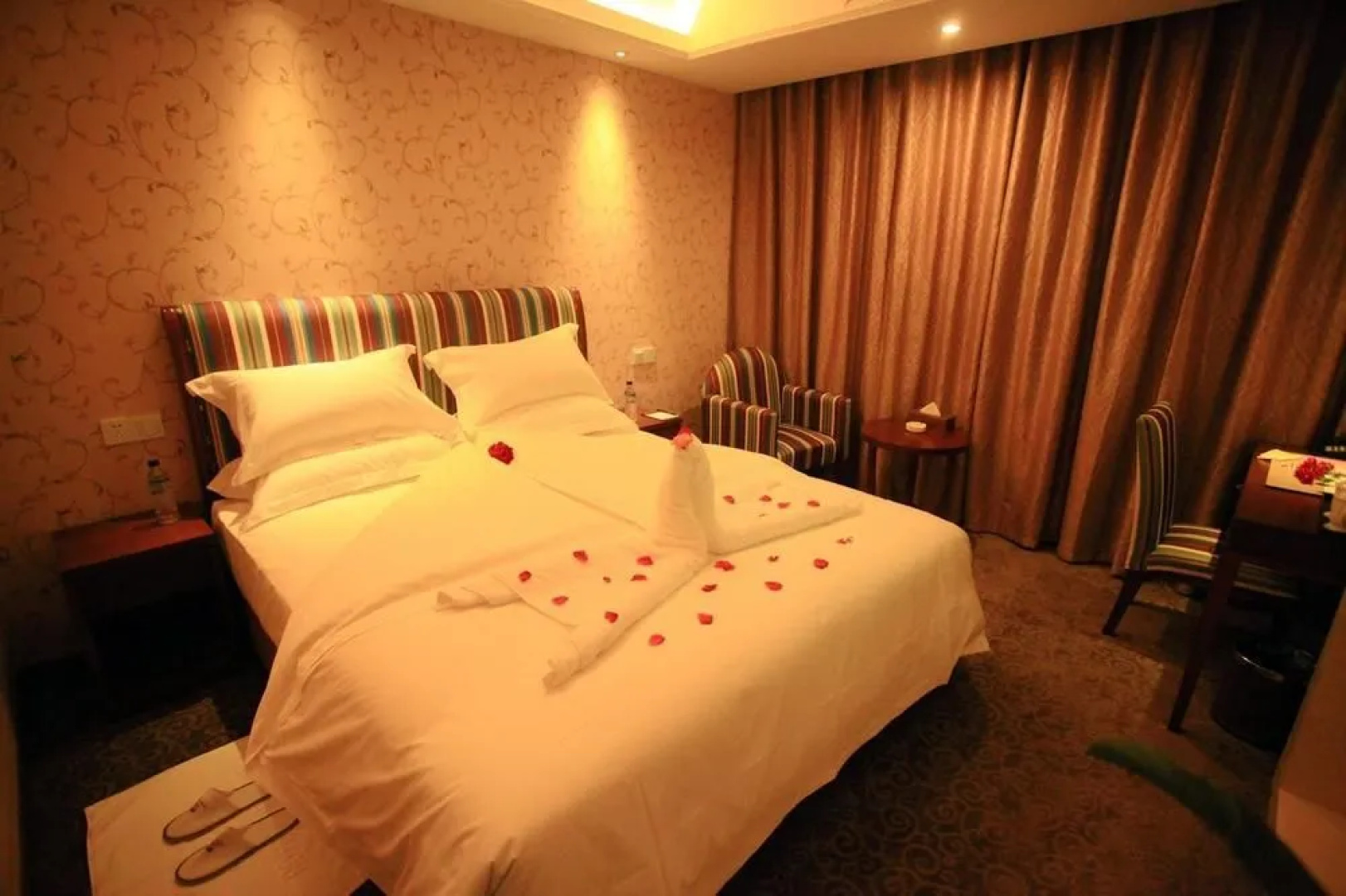 Theme Holiday Hotel