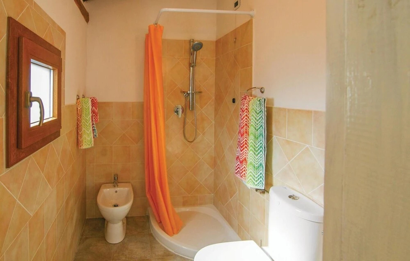 Nice Apartment in Benabbio with Hot Tub & 3 Bedrooms