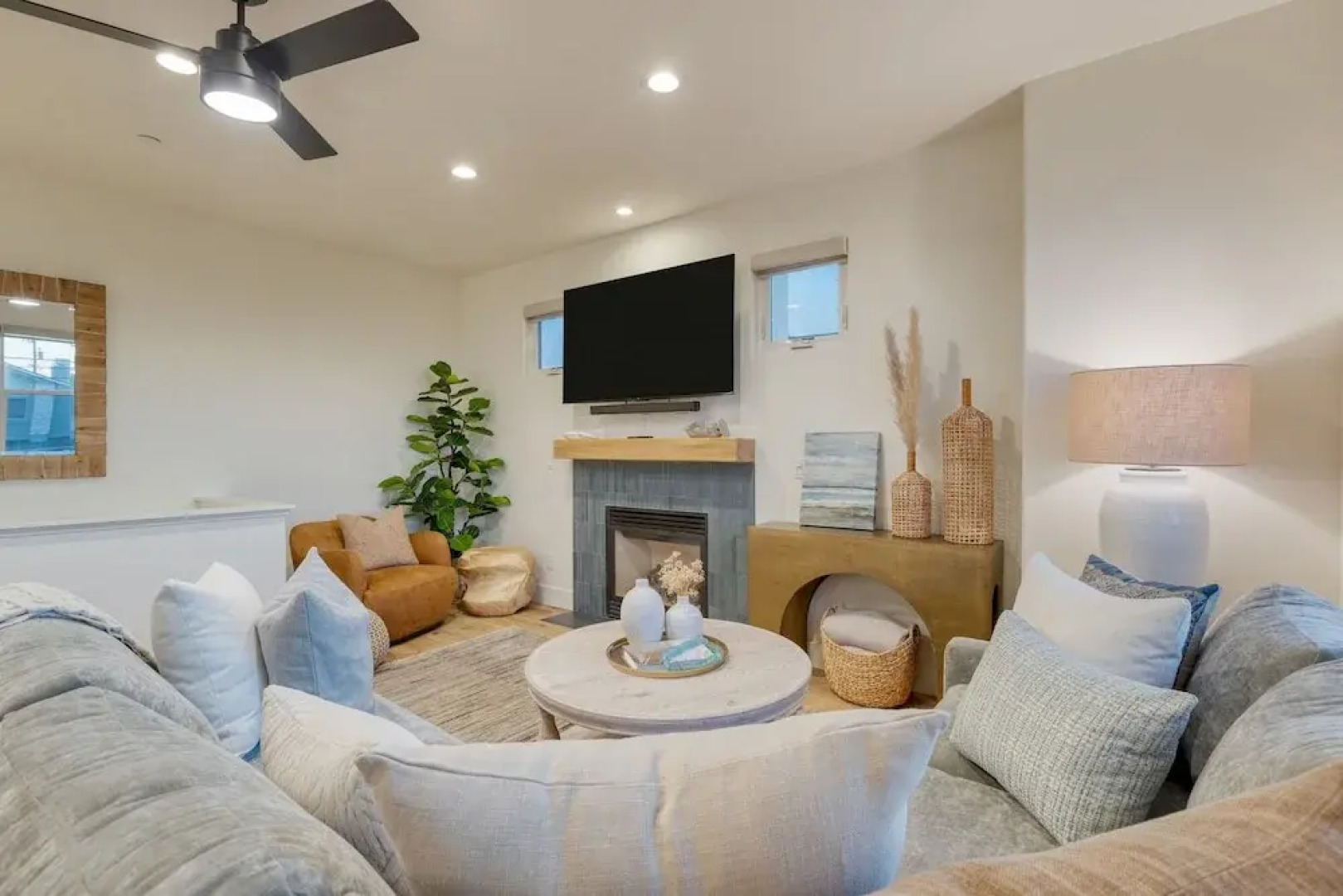 Sunset Serenity by Avantstay Rooftop w Hot Tub Fire Pit 3 Blocks to Beach