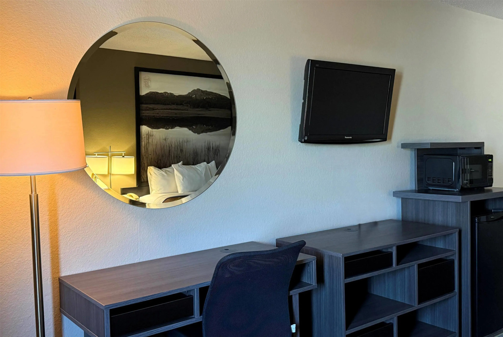 Super 8 by Wyndham Gas City Marion Area