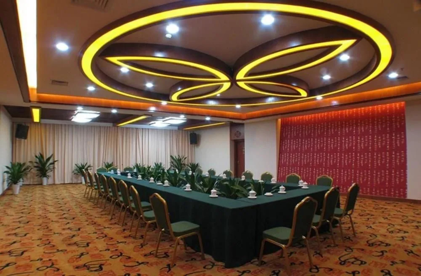 March Flower International Hotel