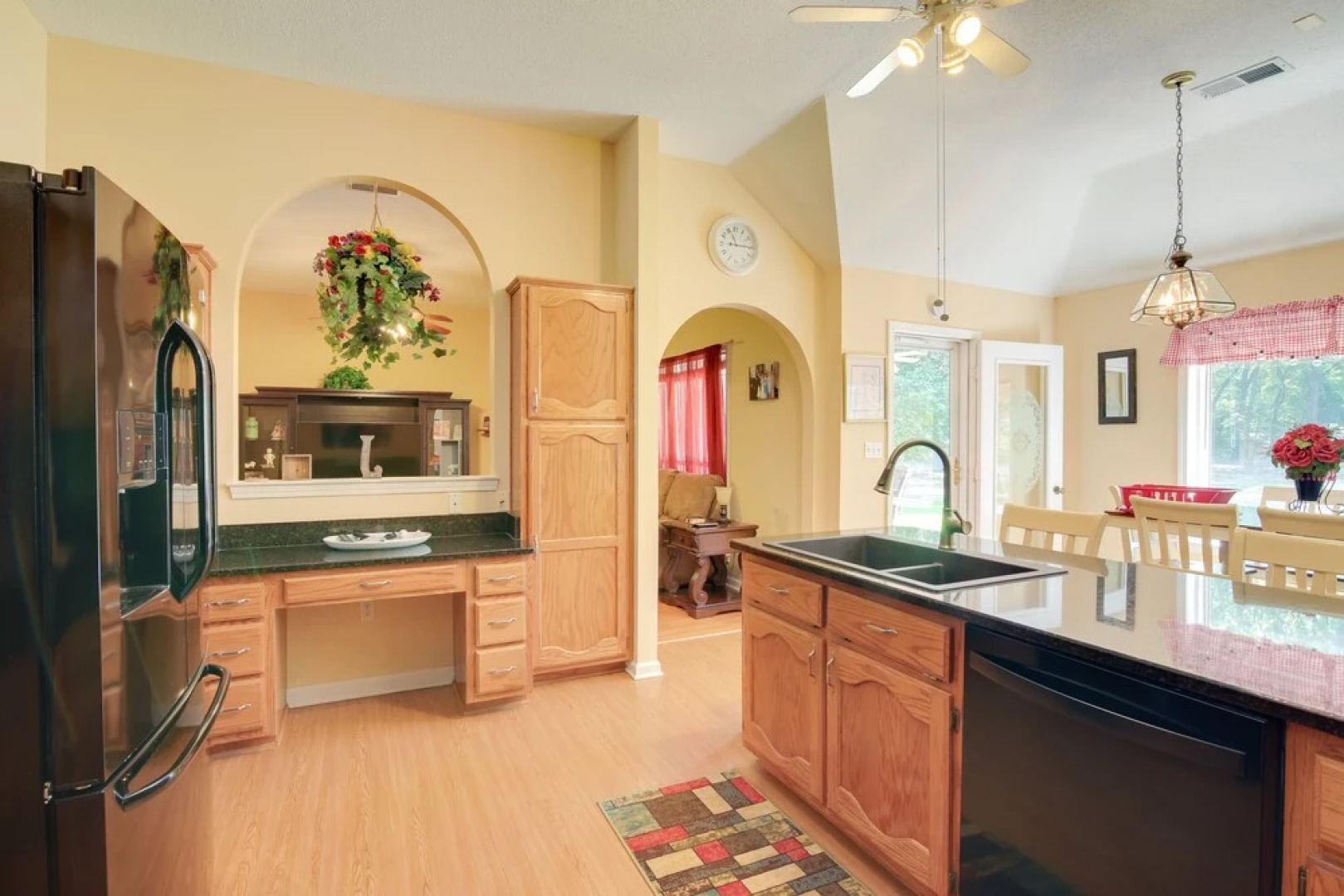 Olive Branch Getaway w/ Deck & Charcoal Grill!