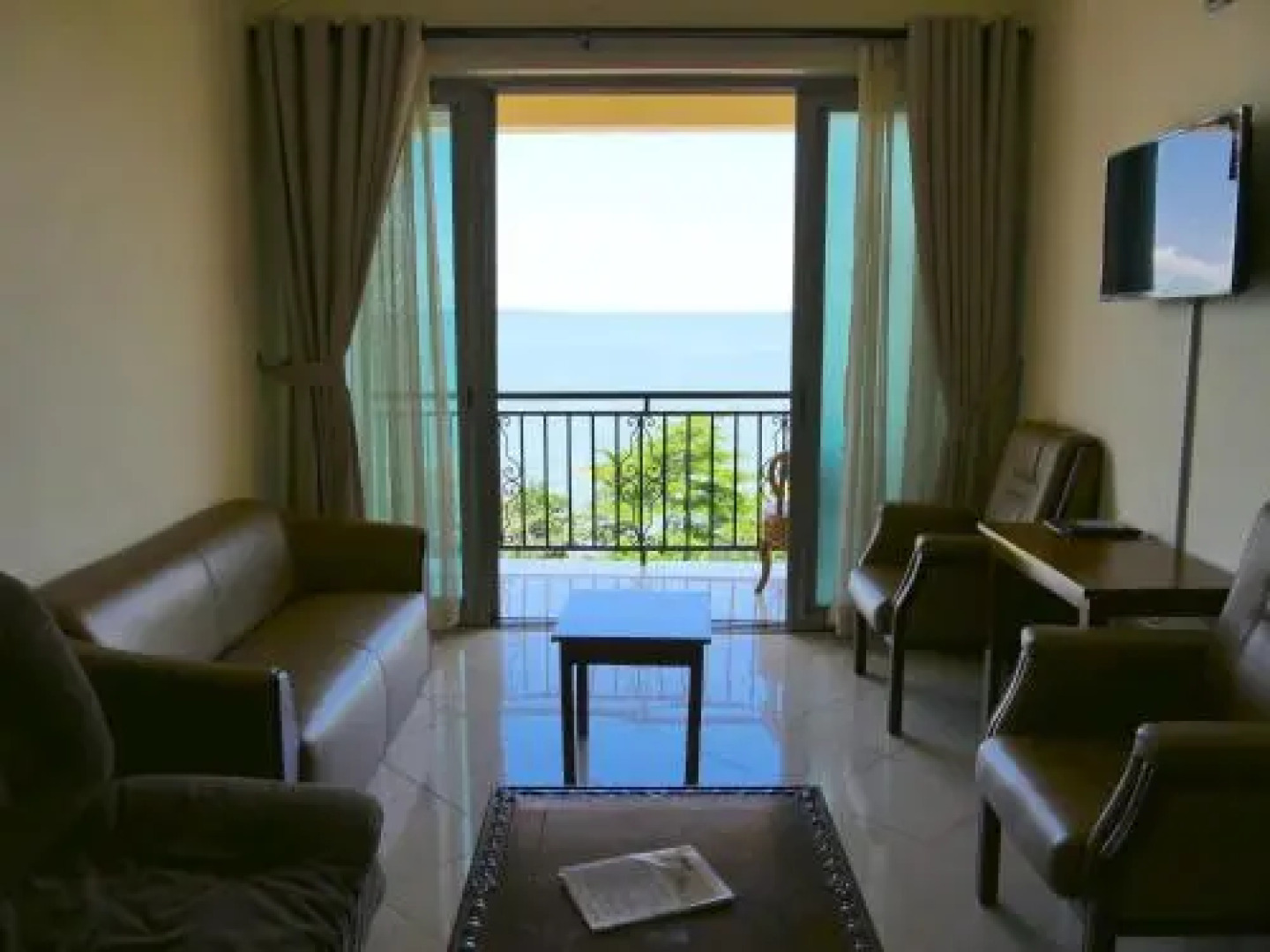 Petit Saigon Beach Hotel