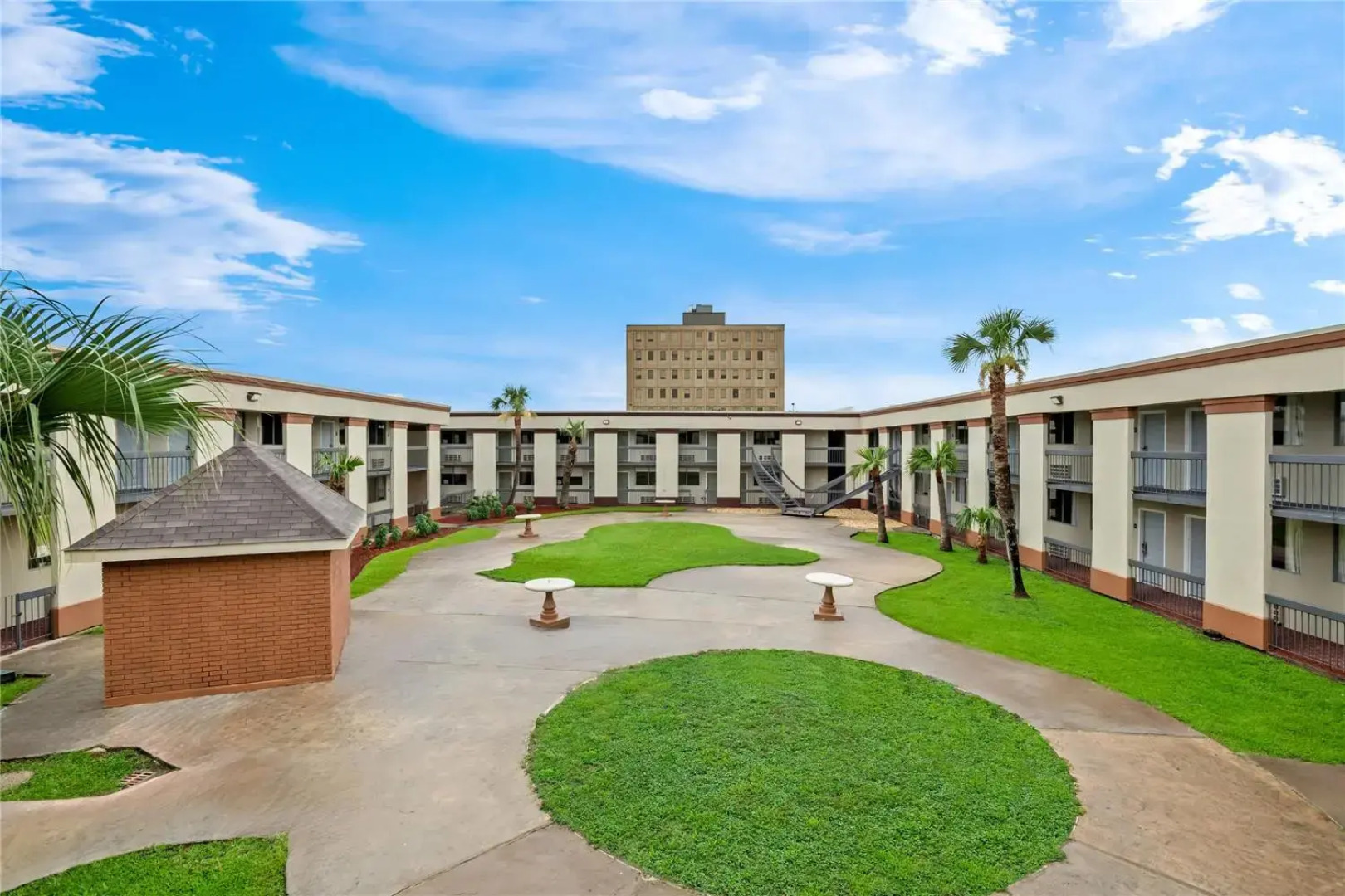 Travelodge by Wyndham New Orleans West Harvey Hotel