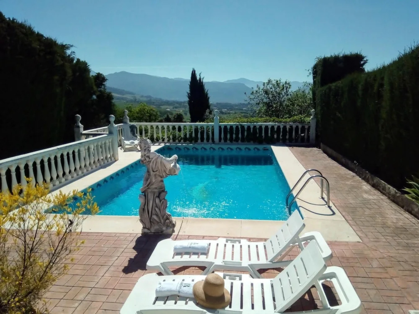 Villa With 4 Bedrooms in Prado del Rey, With Private Pool, Enclosed Garden and Wifi