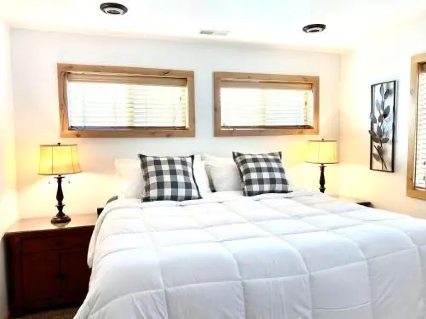 Raspberry Garden Inn & Suites