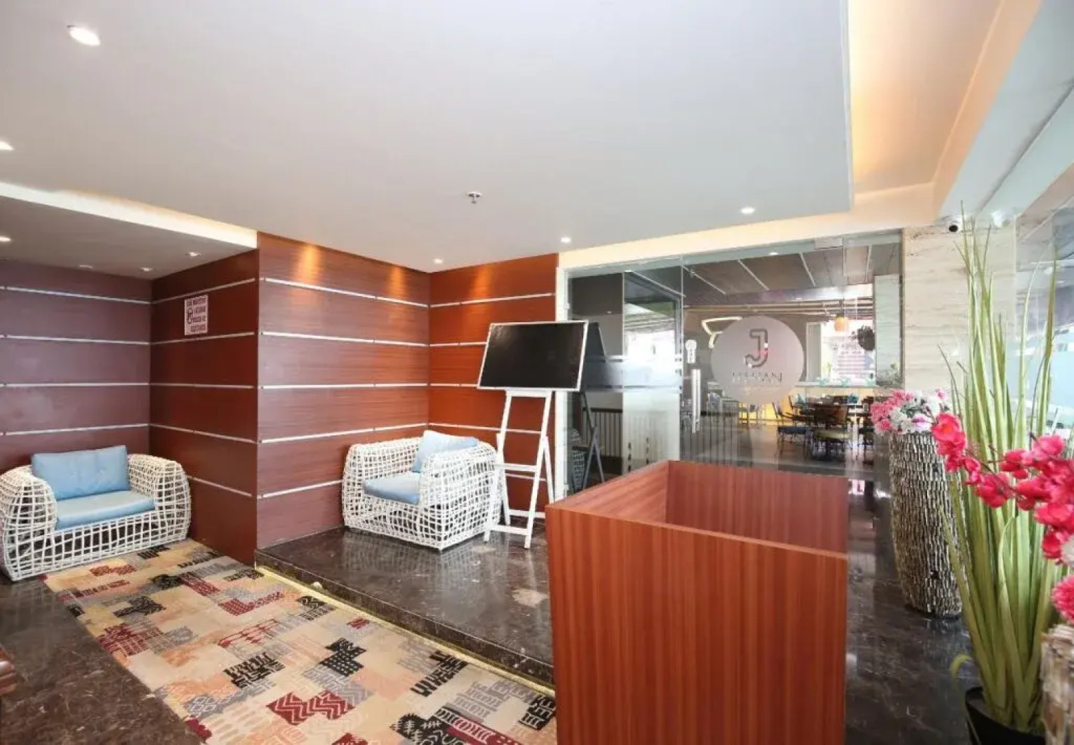Arista Hotel by OYO Rooms