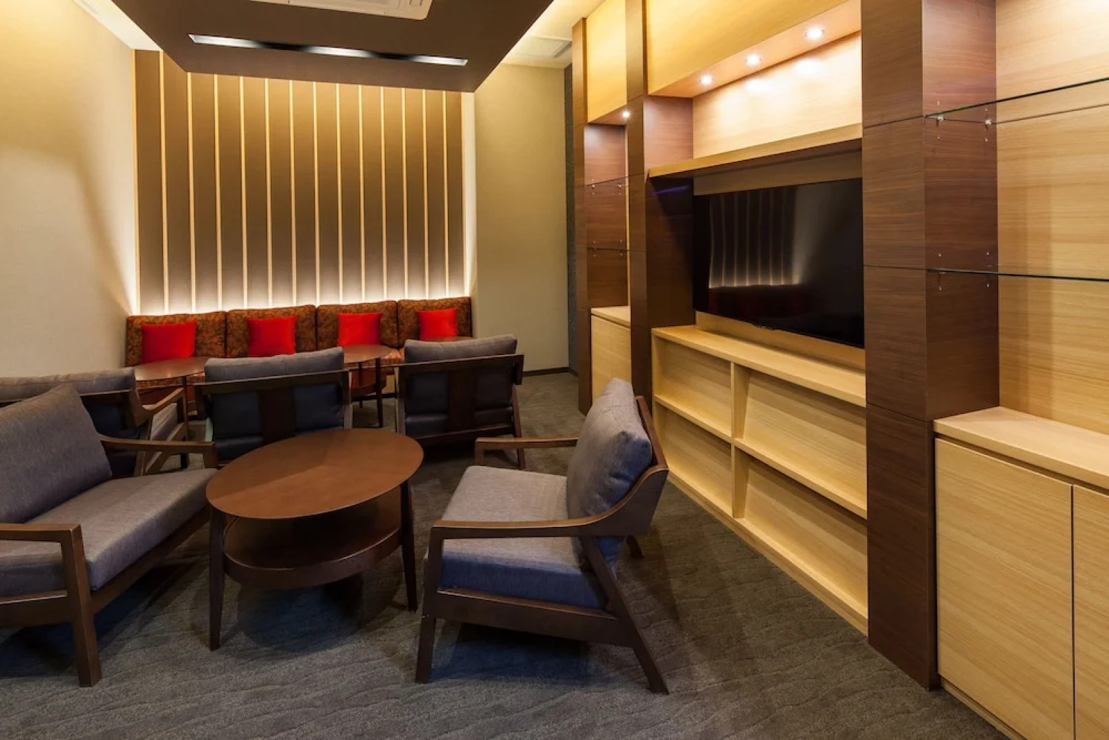 Y's Cabin Yokohama Kannai