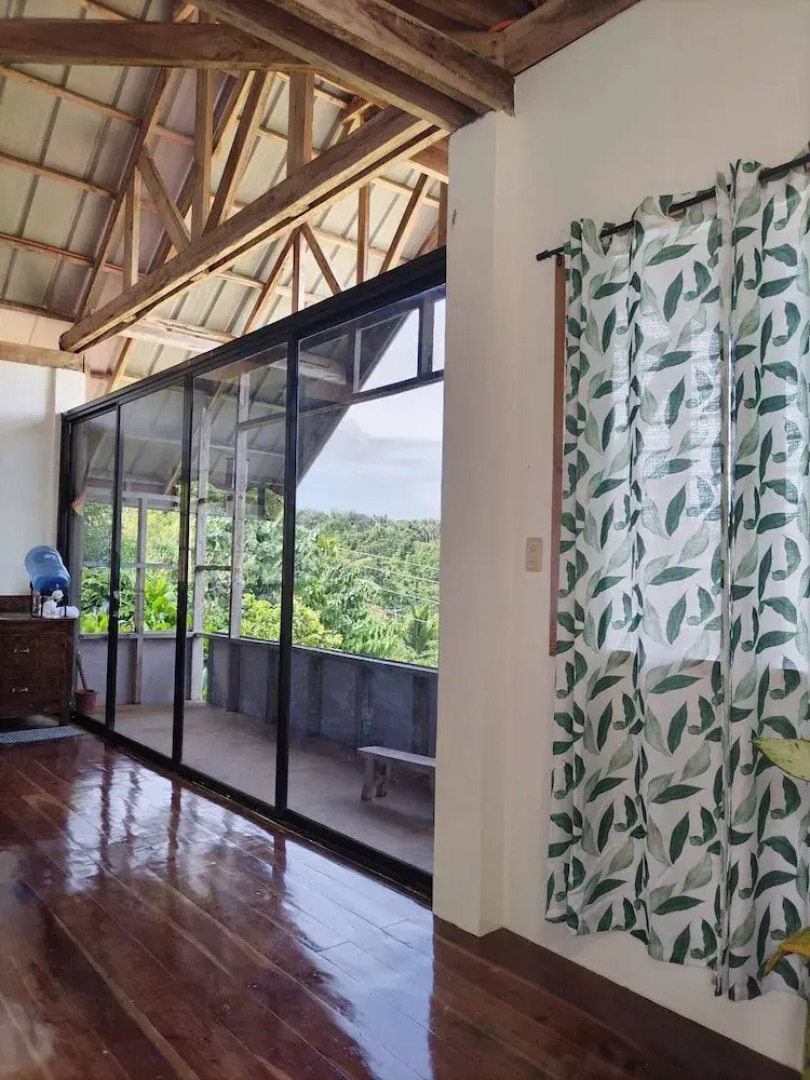 Siquijor Overlooking House 100 Meters Before Cambugahay Falls