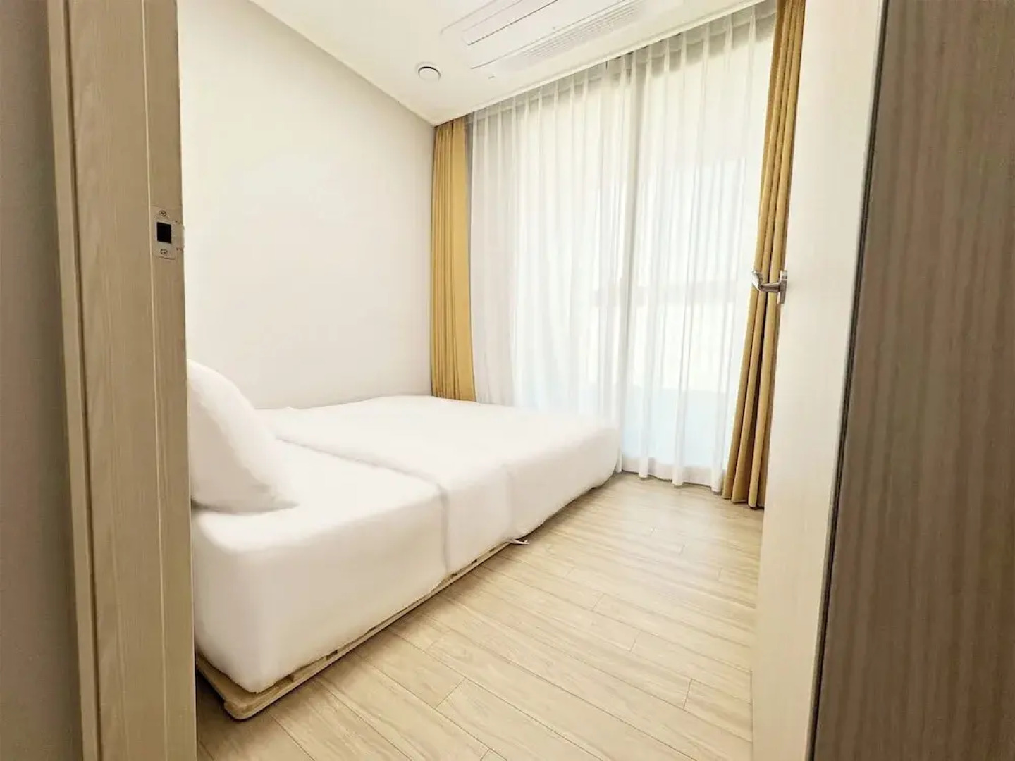 The November Stay Guri