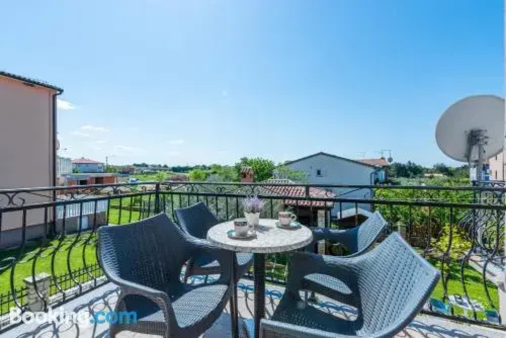 Apartments Emi Novigrad