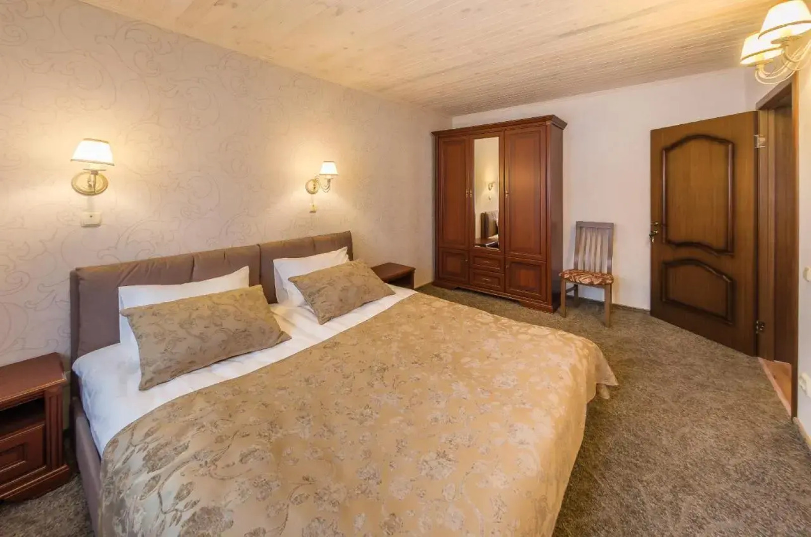 Апартамены VIP 5 каминов