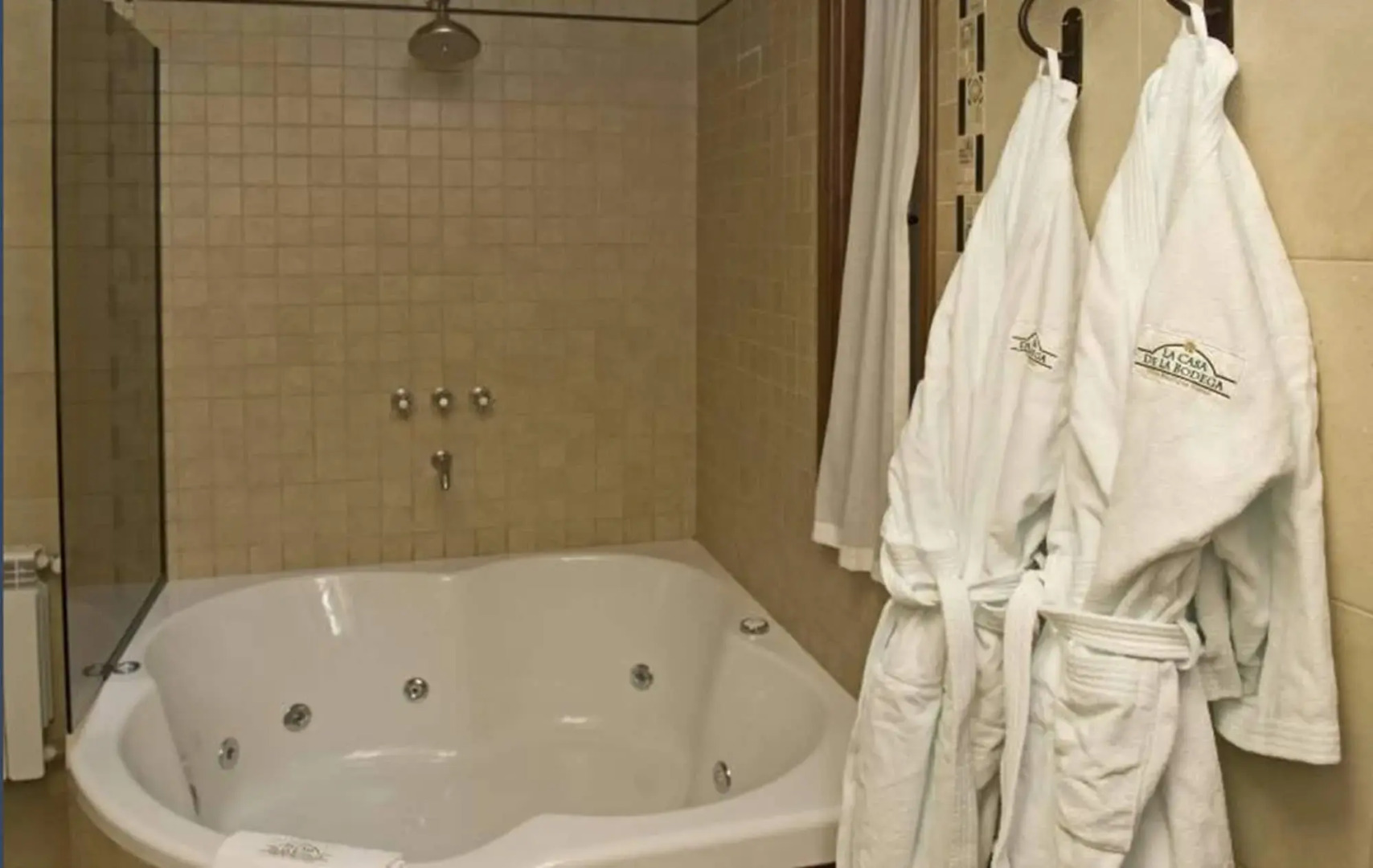 La Casa De La Bodega - Wine Boutique Hotel