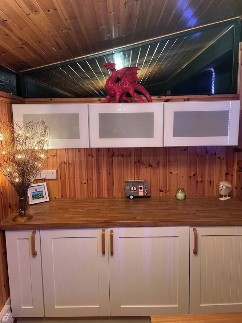 11 Tan-y-coed Woodland Lodge