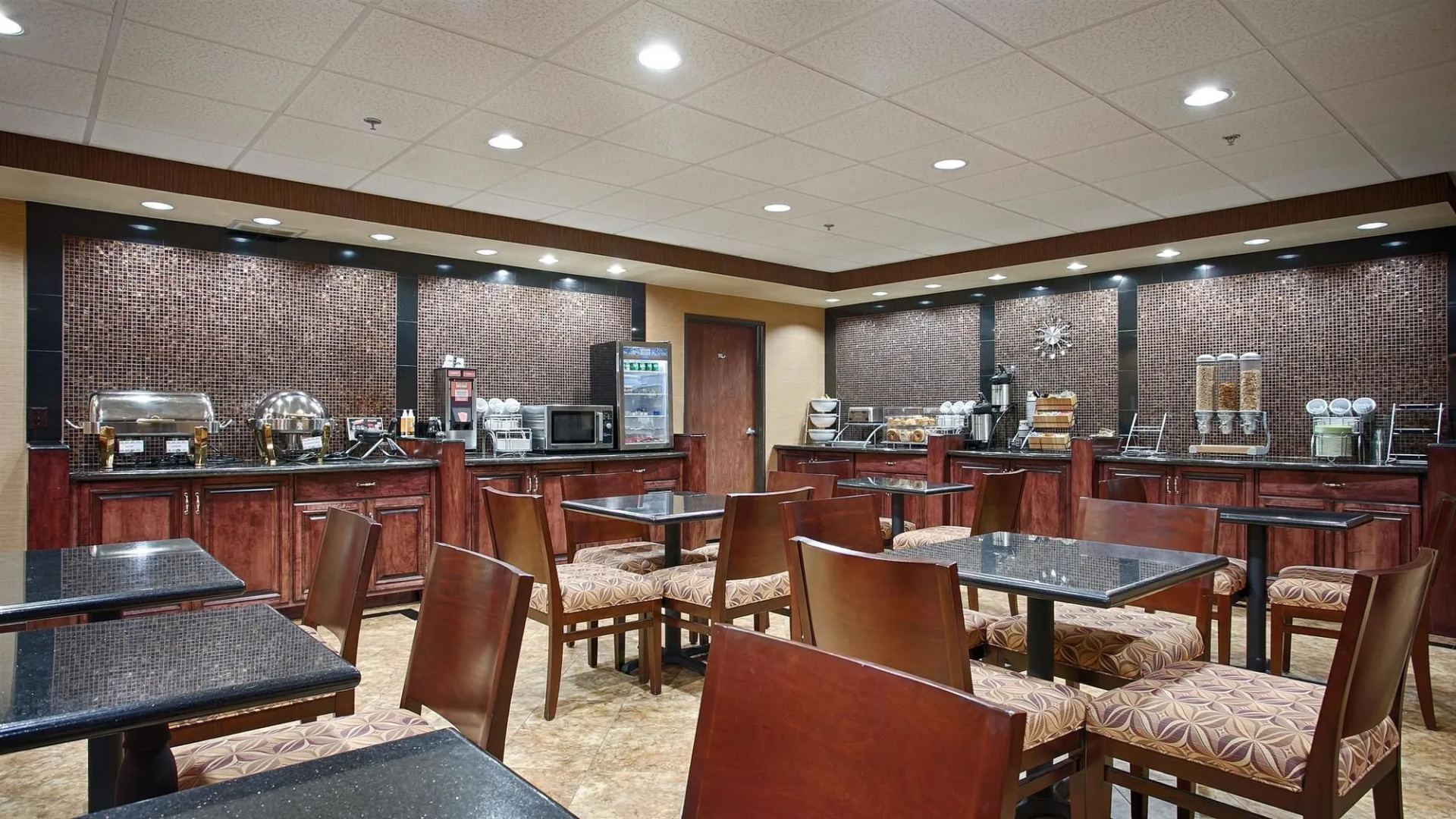 Best Western Plus Midwest Inn & Suites