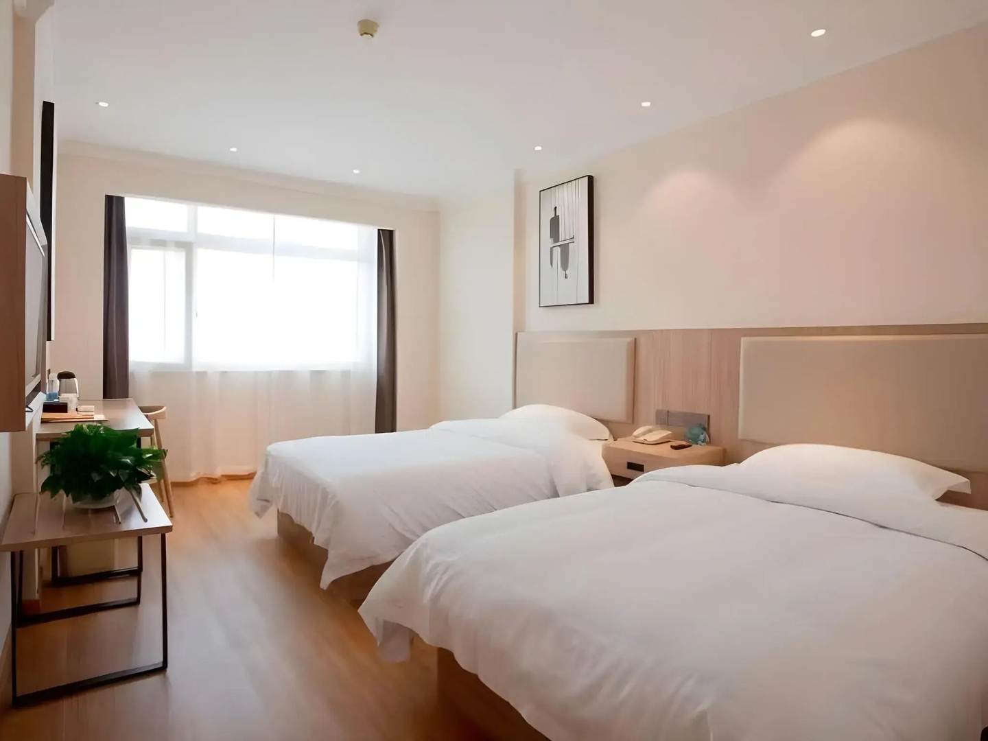 GreenTree Inn Jiangxi Yingtan Railway Station Square Business Hotel