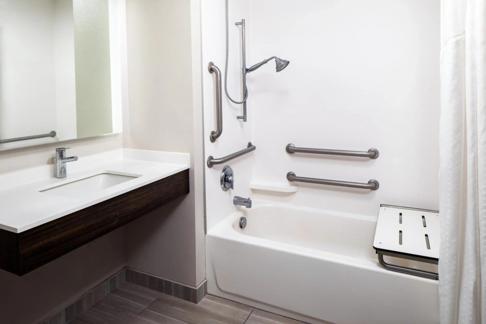 Holiday Inn Express and Suites Los Alamos Entrada Park