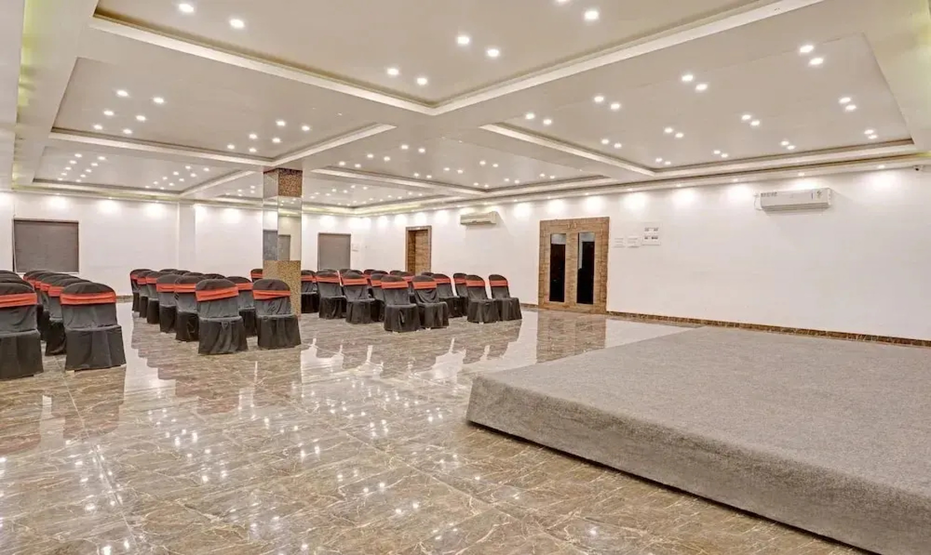 Treebo Varsha Palace