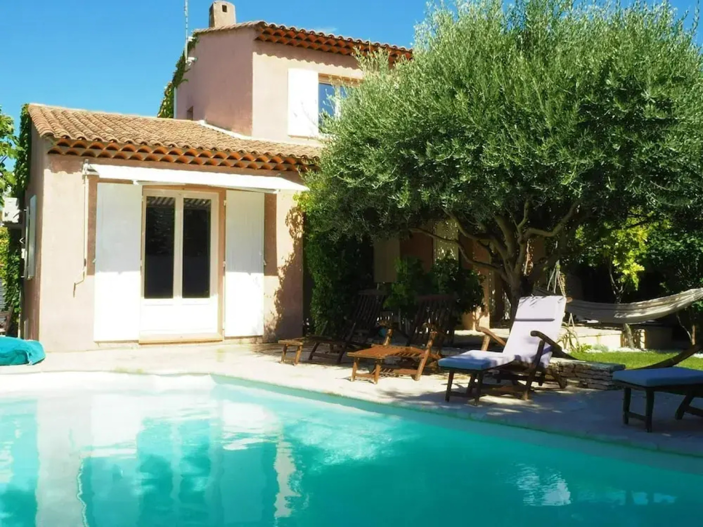 Holiday Home in Pertuis With Private Pool