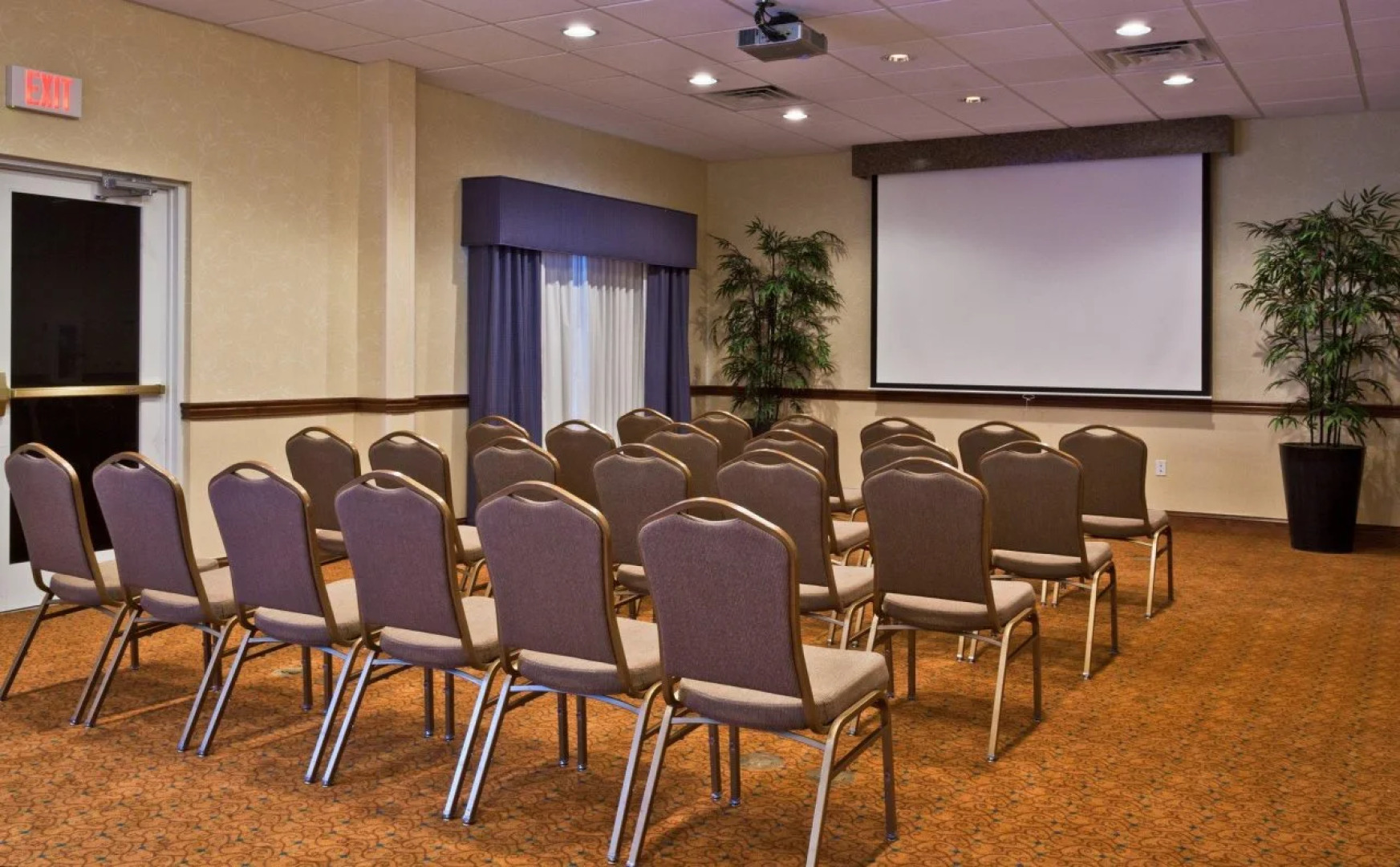 Holiday Inn Express & Suites Lakeland North - I-4 by IHG