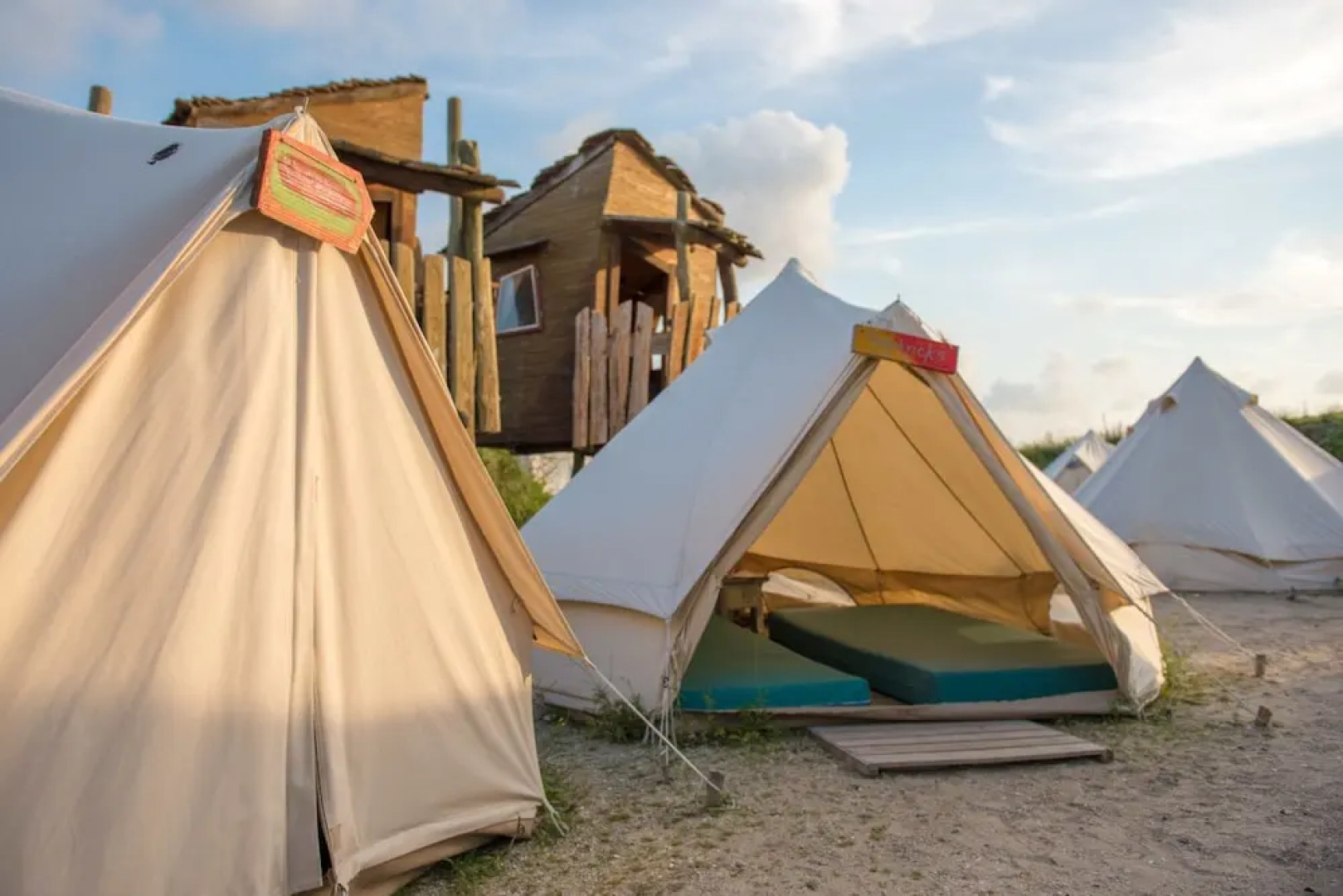 Surfana Surf Hostel Bloemendaal Campsite