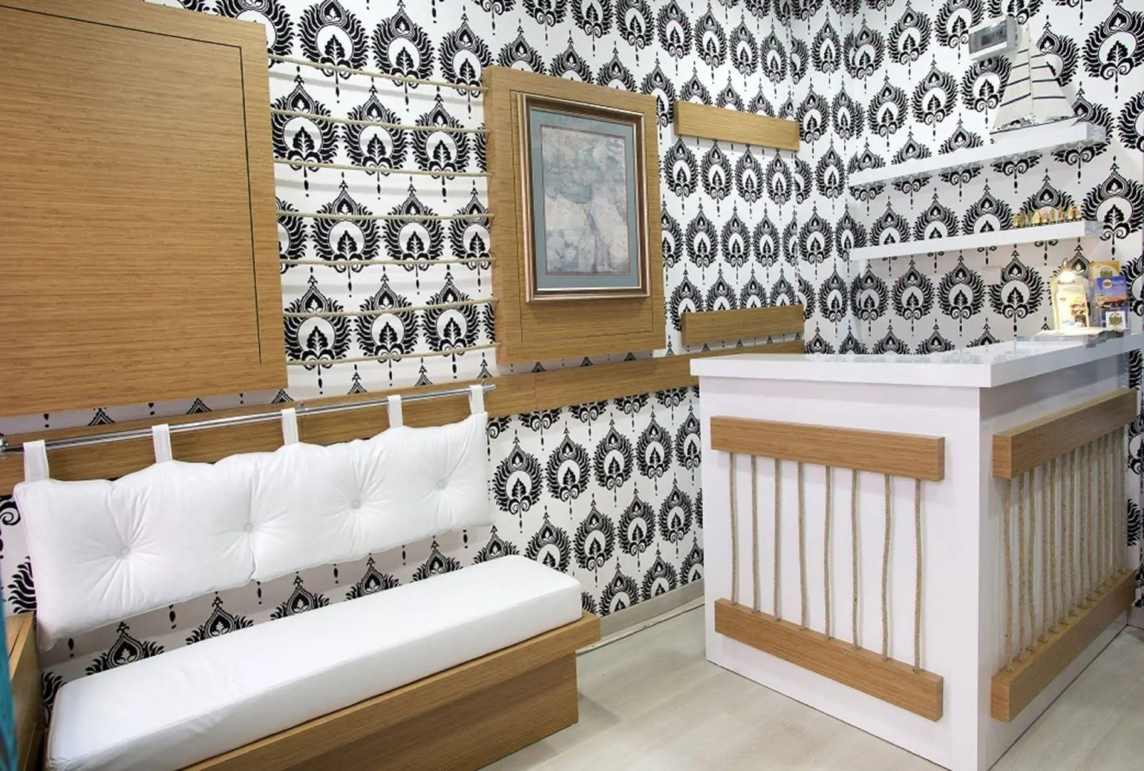 La Pazza Suites Hotel