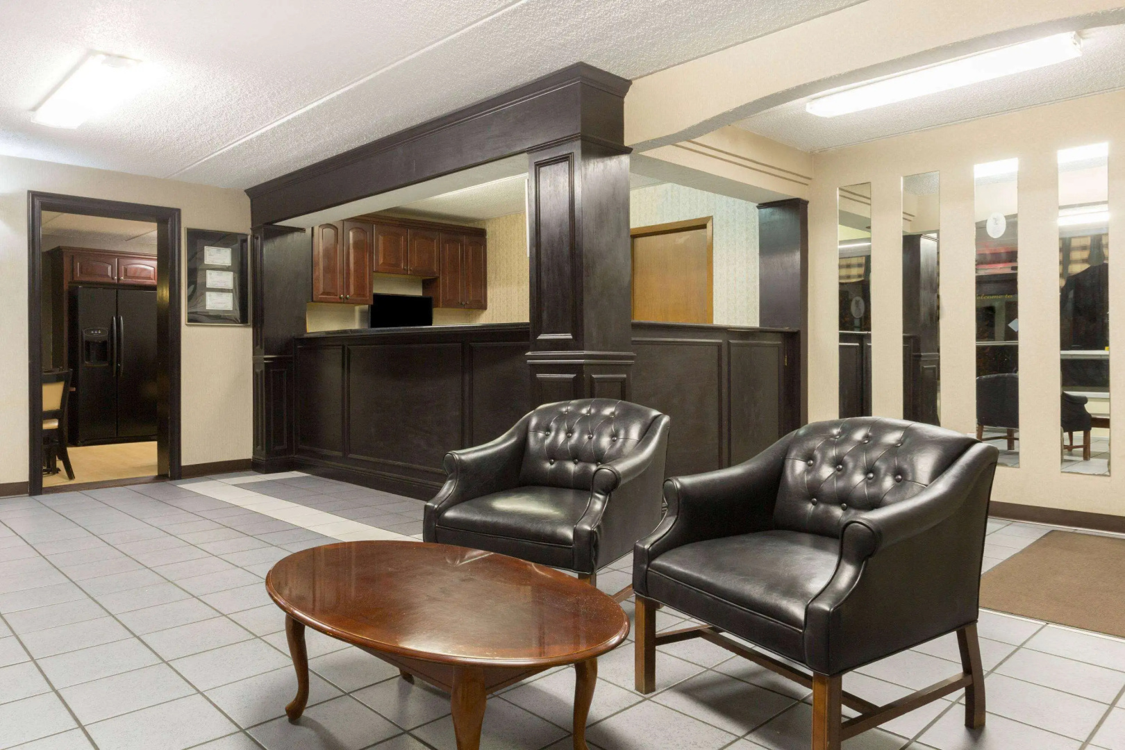 Super 8 by Wyndham Kingsport /I-81