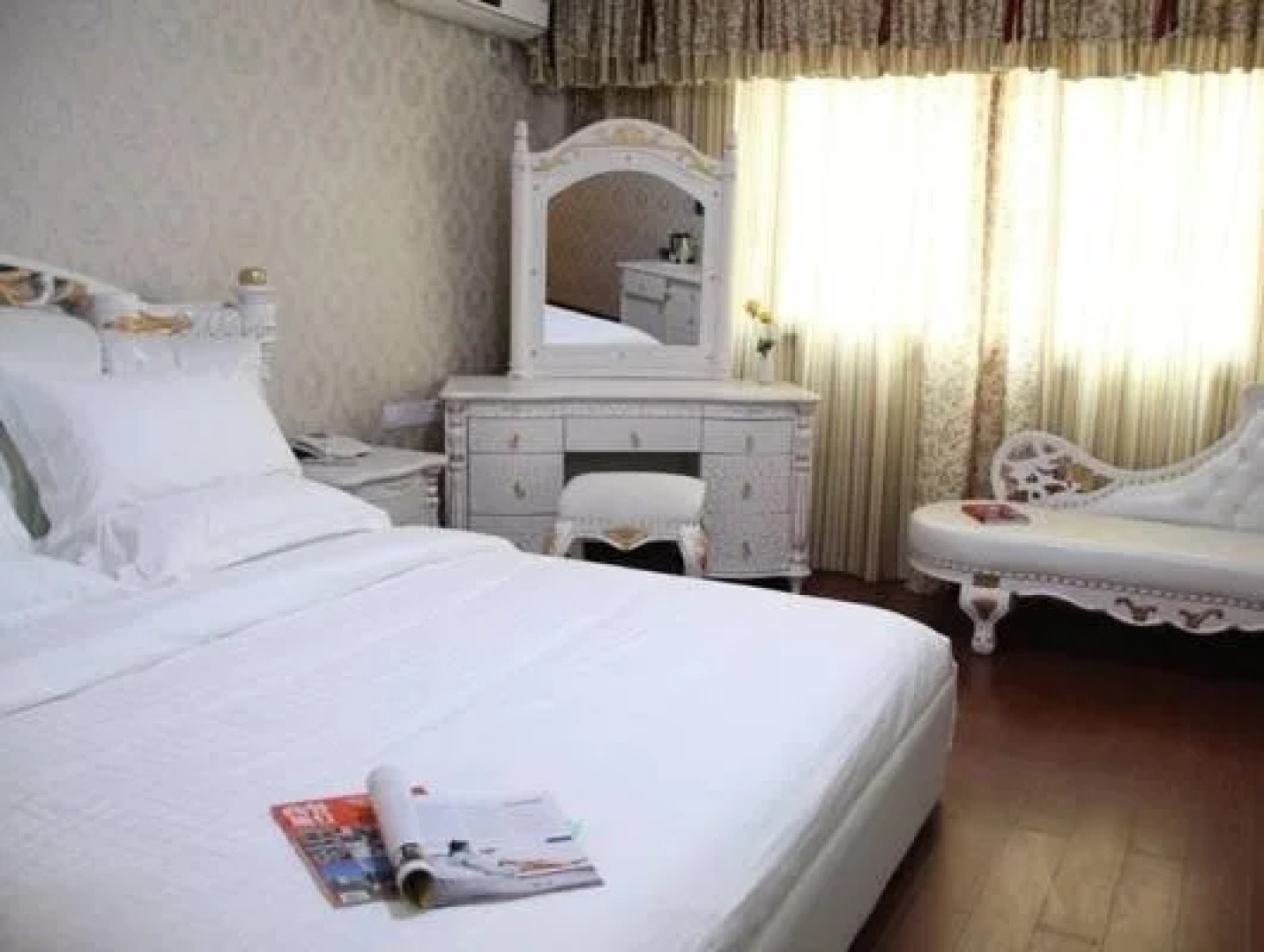 Nanjing Xinzhilv Garden Hotel