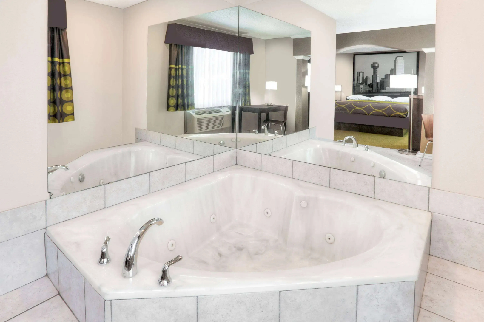 Super 8 by Wyndham Bedford DFW Airport West