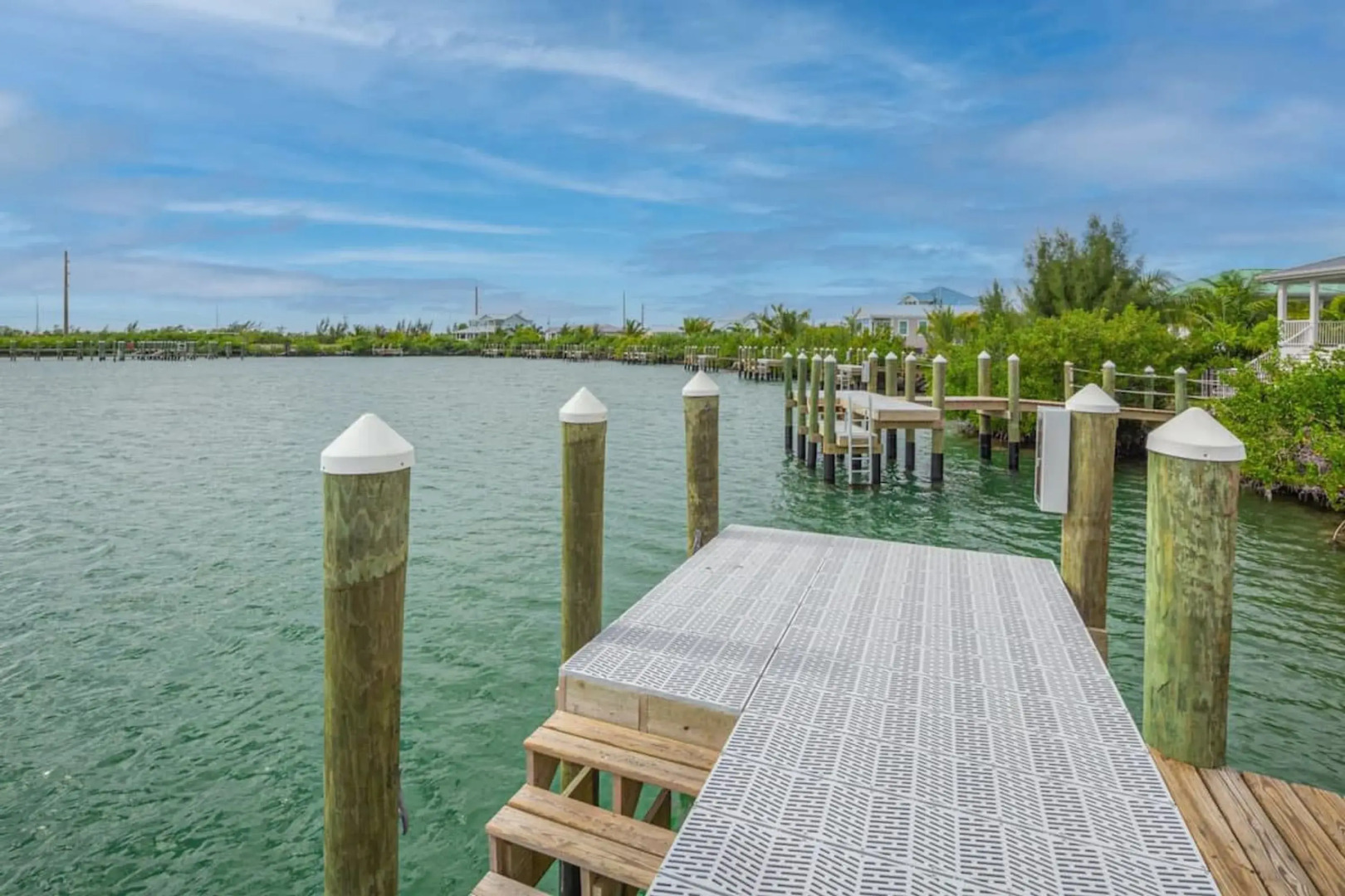 Mastway House by Brightwild Pool Dock