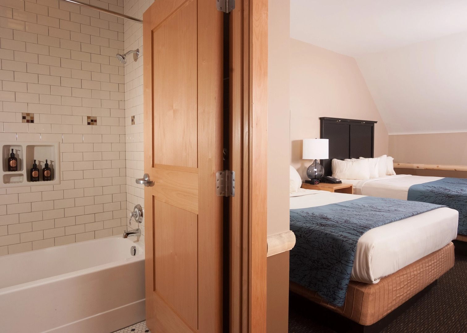 Canyon Lodge & Cabins - Inside the Park